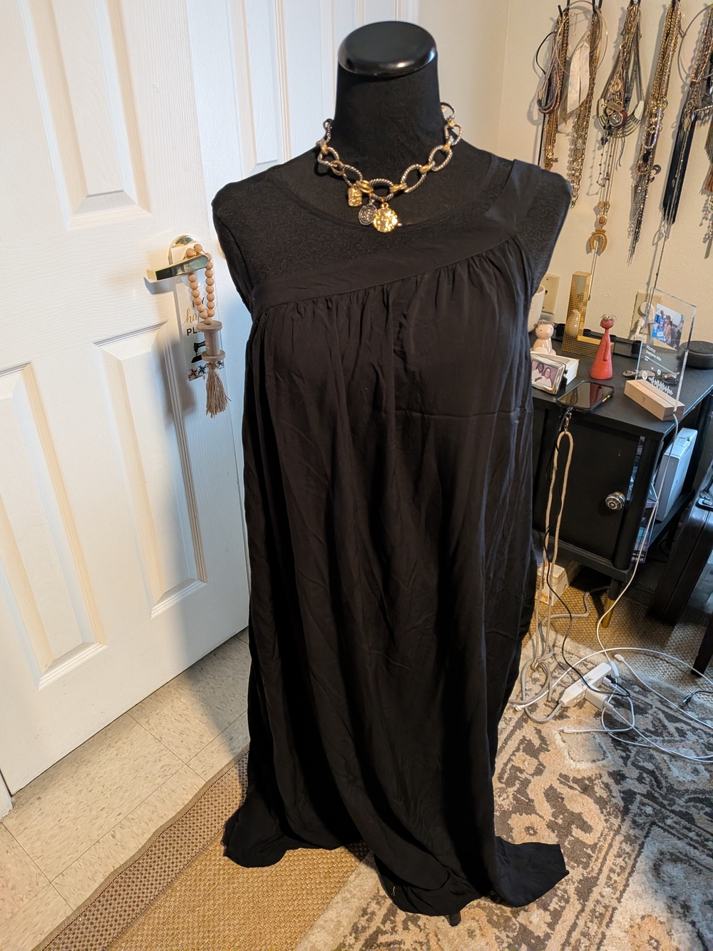 Old Navy Black Sleeveless Maxi Dress